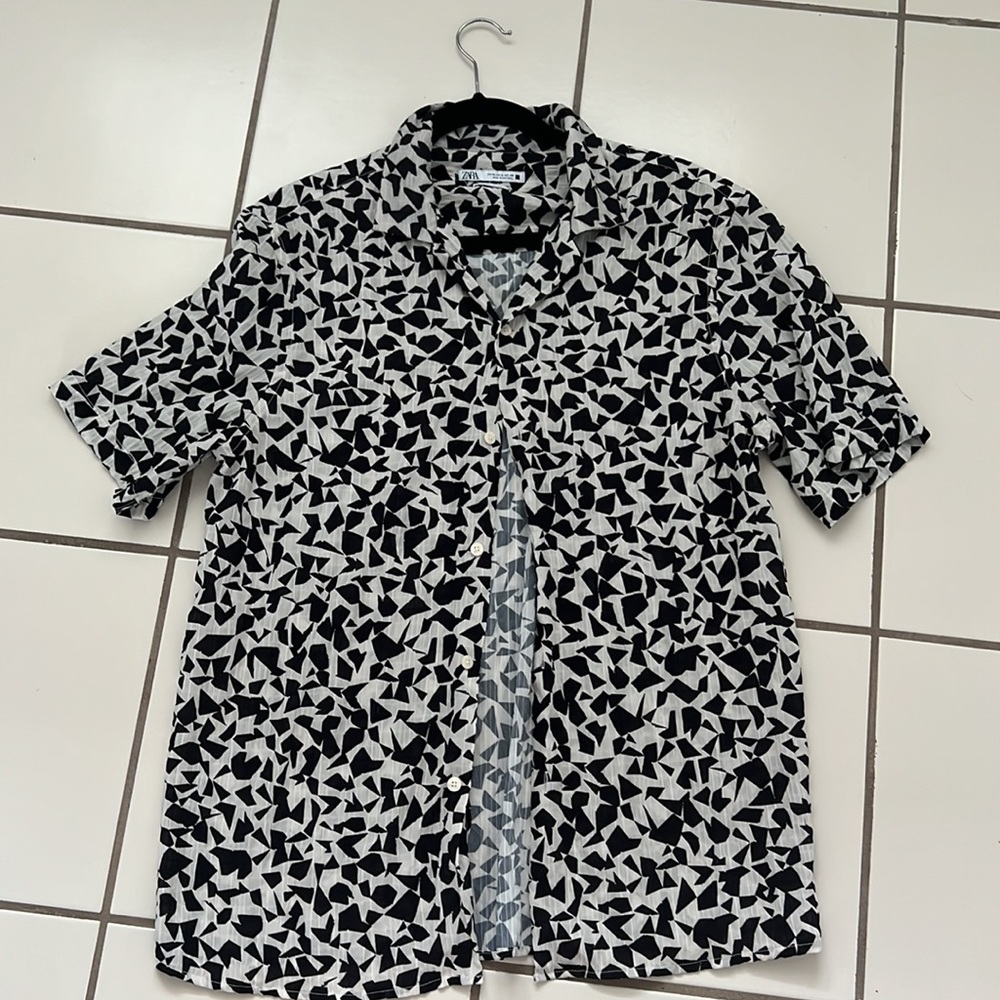 Zara mens geo print shirt